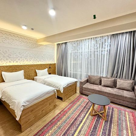Dami Almaty Hotel Exterior foto